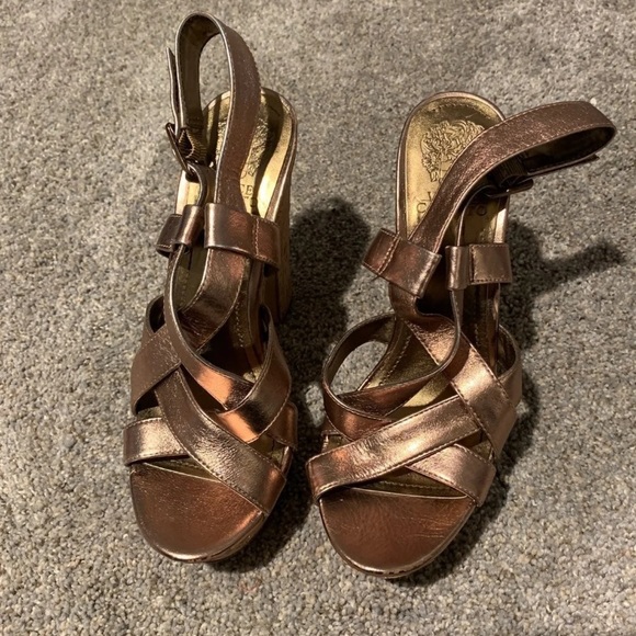 Gold Heels - Picture 3 of 4